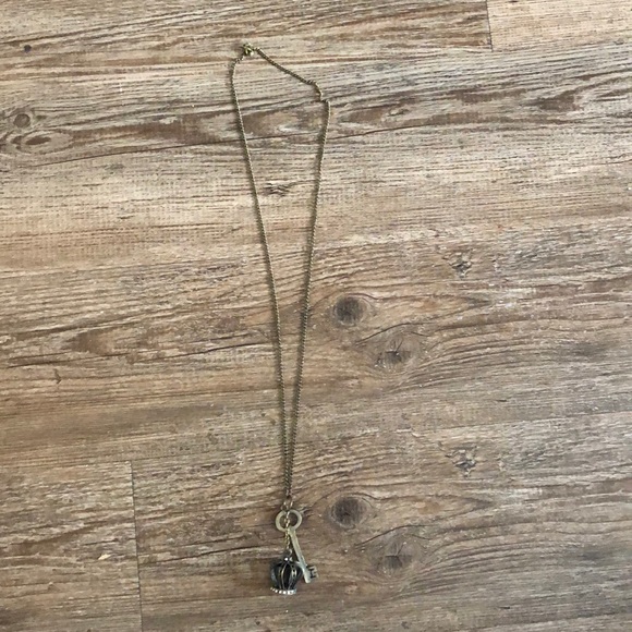 Jewelry - Necklace from London 🖤